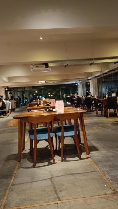 https://dgji3nicqfspr.cloudfront.net/MENTENG/Japanese_Restaurant/Midori_Japanese_Restaurant__Menteng/Reviews/thumbnail/uploadsuploads-thumb_1714131444947.jpg