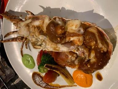 https://dgji3nicqfspr.cloudfront.net/MENTENG/Japanese_Restaurant/Senju_Omakase/Reviews/thumbnail/file-17DF7458A00D40A5-thumb_1720221507074.jpg