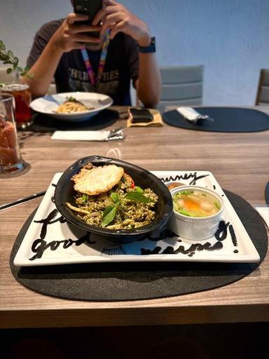 https://dgji3nicqfspr.cloudfront.net/MENTENG/Restaurant/Greyhound_Cafe__Menteng/Reviews/thumbnail/uploadsuploads-thumb_1715184050048.jpg