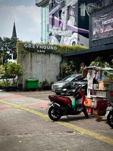 https://dgji3nicqfspr.cloudfront.net/MENTENG/Restaurant/Greyhound_Cafe__Menteng/Reviews/thumbnail/uploadsuploads-thumb_1715184059226.jpg