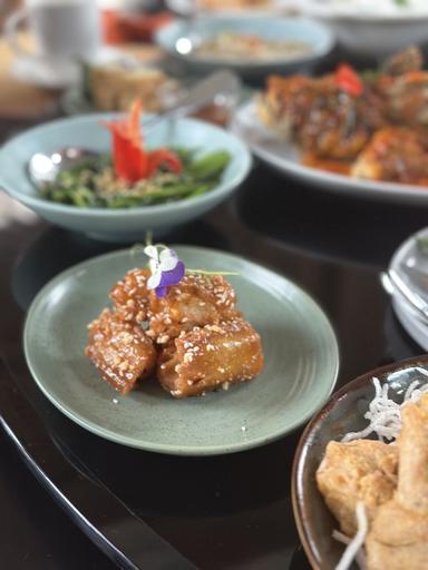 https://dgji3nicqfspr.cloudfront.net/MENTENG/Restaurant/Seribu_Rasa__Menteng/Reviews/thumbnail/file_1713452766000.jpg