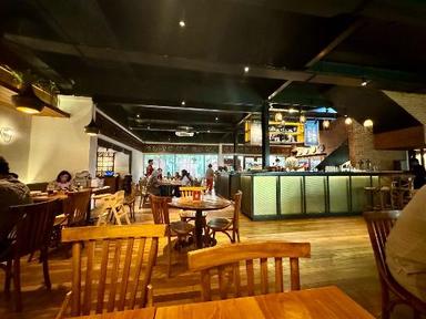 https://dgji3nicqfspr.cloudfront.net/MENTENG/Restaurant/The_Acre/Reviews/thumbnail/uploadsuploads-thumb_1716105173609.jpg