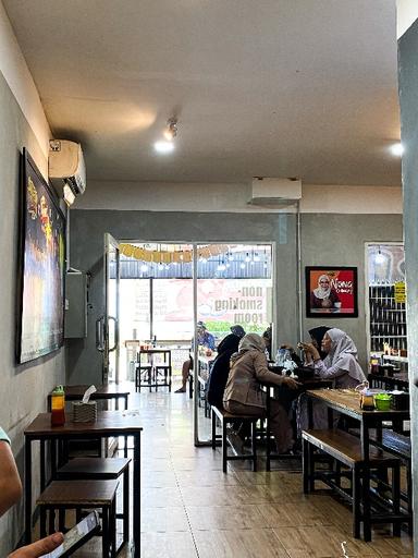 https://dgji3nicqfspr.cloudfront.net/MUSTIKAJAYA/Restaurant/Bakso_Rusuk_Joss/Reviews/thumbnail/file_1708863552899.jpg