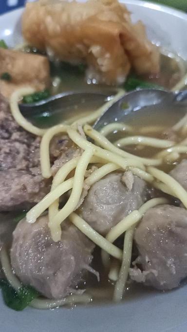 https://dgji3nicqfspr.cloudfront.net/NONGSA/Restaurant/Kedai_Bakso_Jj/Reviews/thumbnail/IMG_Review_1718035778898_compressed4951923605951371498-17D7B07063491478-thumb_1718035780118.jpg