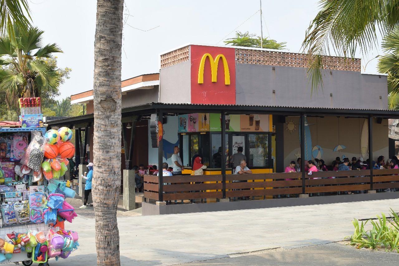 Mcdonald'S - Pantai Ancol review