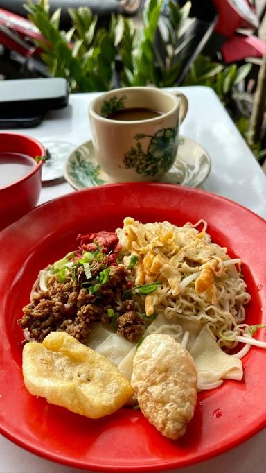 https://dgji3nicqfspr.cloudfront.net/PAGEDANGAN/Chinese_Restaurant/Hakka_Kopitiam_Singkawang_Gading_Serpong/Reviews/thumbnail/file_1709743816945.jpg