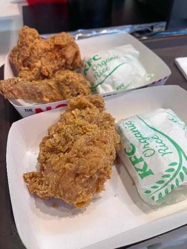 https://dgji3nicqfspr.cloudfront.net/PAGEDANGAN/Restaurant/Kfc_Aeon_Mall_Bsd_City/Reviews/thumbnail/uploadsuploads-thumb_1714308933170.jpg