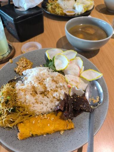 https://dgji3nicqfspr.cloudfront.net/PAGEDANGAN/Restaurant/Srasi_Coffee__Eatery__Springs/Reviews/thumbnail/IMG_Review_1719492053549_compressed1724969668040433550-17DCDCE9E102E984-thumb_1719492055114.jpg