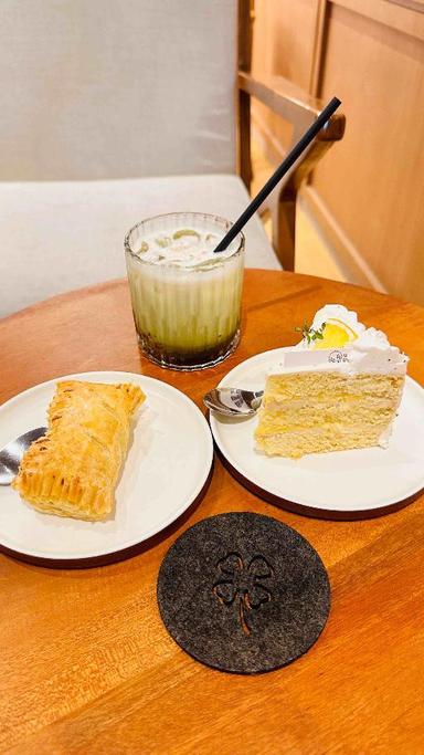 https://dgji3nicqfspr.cloudfront.net/PENJARINGAN/Cafe/Naka_Coffee_And_Dessert/Reviews/thumbnail/uploadsuploads-thumb_1715568328341.jpg