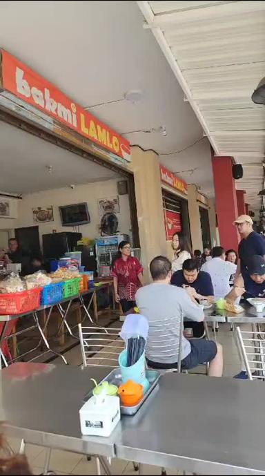 https://dgji3nicqfspr.cloudfront.net/PENJARINGAN/Chinese_Restaurant/Bakmi_Lamlo/Reviews/22file-17F8888D59AF3D4F_172728059814922_1727280598794.jpg