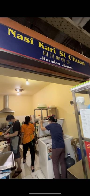 https://dgji3nicqfspr.cloudfront.net/PENJARINGAN/Chinese_Restaurant/Nasi_Kari_Si_Chuan/Reviews/thumbnail/file_1702772267802.jpg