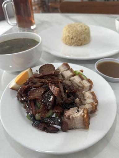 https://dgji3nicqfspr.cloudfront.net/PENJARINGAN/Chinese_Restaurant/Sio_Bak_Pui_Agu/Reviews/thumbnail/file_1712362251177.jpg