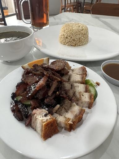 https://dgji3nicqfspr.cloudfront.net/PENJARINGAN/Chinese_Restaurant/Sio_Bak_Pui_Agu/Reviews/thumbnail/file_1712362253565.jpg