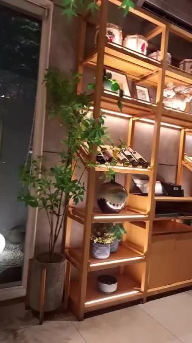 https://dgji3nicqfspr.cloudfront.net/PENJARINGAN/Japanese_Restaurant/Sushi_Hiro__Batavia_Cove_PIK/Reviews/22VID_Review_17236843104453214501754545294682-17EBC1BFE13A57FF_172368431251522_1723684313058.jpg