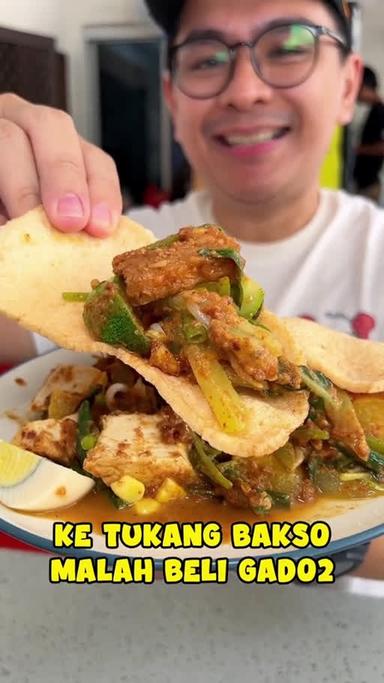 https://dgji3nicqfspr.cloudfront.net/PENJARINGAN/Restaurant/Bakso_Lestari/Reviews/thumbnail/1zPIsyLJTAS8oOSEgehinXFEZBd3hWoEZ-0.jpg