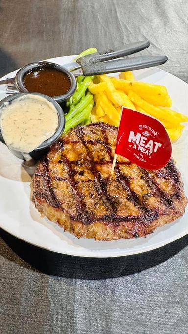 https://dgji3nicqfspr.cloudfront.net/PENJARINGAN/Restaurant/Meat_A_Meat/Reviews/thumbnail/file-17E975155C5762D6-thumb_1723037067628.jpg