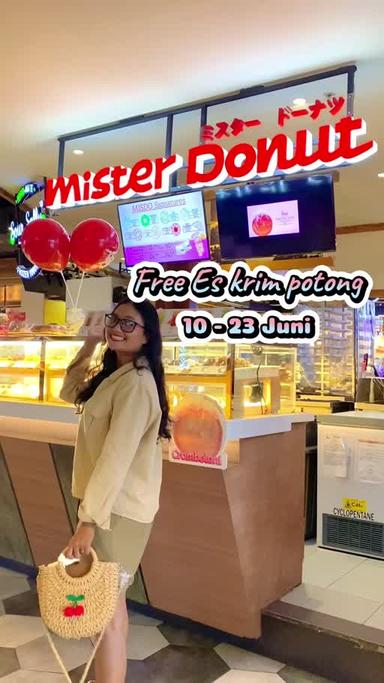 https://dgji3nicqfspr.cloudfront.net/PENJARINGAN/Restaurant/Mister_Donut/Reviews/22file-17D8D273A709D01B_171835465474622_1718354657047.jpg