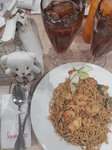 https://dgji3nicqfspr.cloudfront.net/PENJARINGAN/Restaurant/Solaria__Pluit_Village_Mall/Reviews/thumbnail/IMG_Review_1721716691871_compressed1064448001837773390-17E4C4358E4EFDF1-thumb_1721716692222.jpg