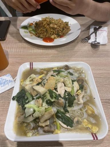 https://dgji3nicqfspr.cloudfront.net/PENJARINGAN/Restaurant/Solaria__Pluit_Village_Mall/Reviews/thumbnail/IMG_Review_1722817685619_compressed3429188756384538576-17E8AD8EB26E33B0-thumb_1722817686295.jpg