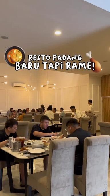 https://dgji3nicqfspr.cloudfront.net/PENJARINGAN/Restaurant/Tuan_Mudo_Pluit/Reviews/thumbnail/1eRYXgJp0KkwsdIJrpP_8cTTom8ALZqpE.jpg