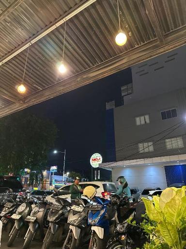 https://dgji3nicqfspr.cloudfront.net/PENJARINGAN/Restaurant/Warung_Sambel_Damas/Reviews/thumbnail/file-17D21BD220C1425B-thumb_1716464997745.jpg