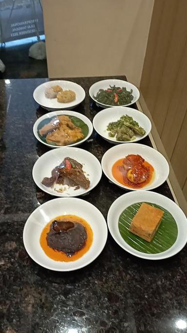 https://dgji3nicqfspr.cloudfront.net/PINANG/Restaurant/Rm_Pagi_Sore_Alam_Sutera/Reviews/thumbnail/IMG_Review_1719839275164_compressed7188790961561270636-17DE18B576505049-thumb_1719839275587.jpg