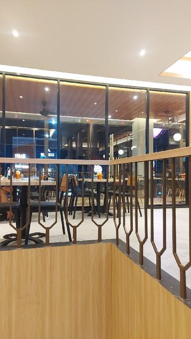 https://dgji3nicqfspr.cloudfront.net/PONDOKGEDE/Restaurant/Solaria__Jatiwaringin/Reviews/thumbnail/IMG_Review_1707911982435_compressed1690463252085203008_1707911984375.jpg