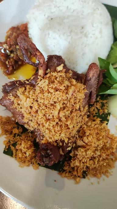 https://dgji3nicqfspr.cloudfront.net/PONDOK_AREN/Restaurant/Bebek_Kaleyo__Bintaro/Reviews/22VID_Review_17154382606548033872704470265067_171543826821922_1715438269188.jpg