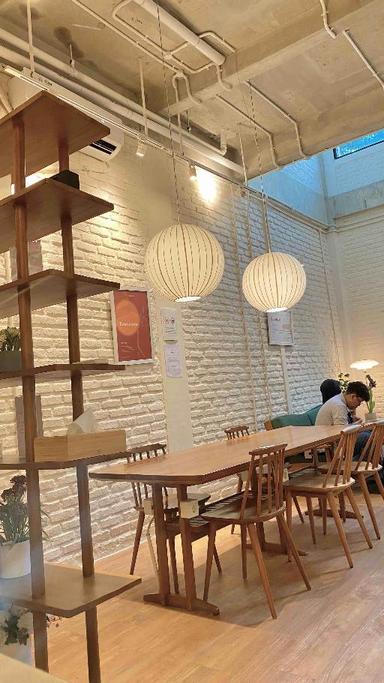 https://dgji3nicqfspr.cloudfront.net/PONDOK_AREN/Restaurant/Donat_Bahagia_Bintaro/Reviews/thumbnail/uploadsuploads-thumb_1714482077822.jpg