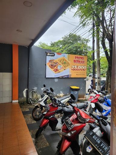 https://dgji3nicqfspr.cloudfront.net/PONDOK_AREN/Restaurant/EmadoS_Shawarma_Sekbil/Reviews/thumbnail/IMG_Review_1710982197212_compressed7266866632622431261_1710982198779.jpg