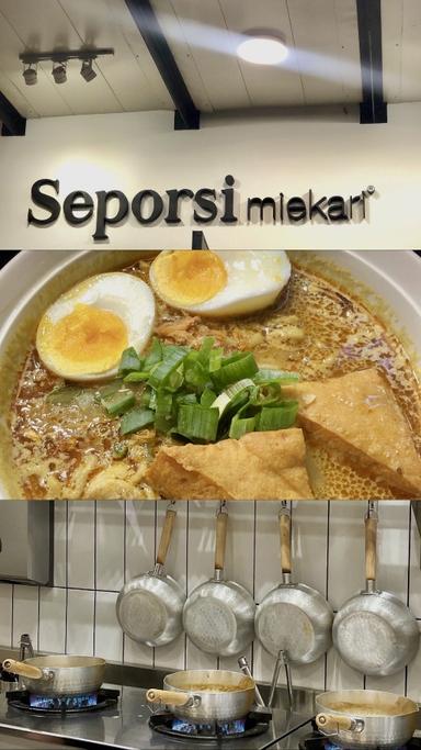 https://dgji3nicqfspr.cloudfront.net/PONDOK_AREN/Restaurant/Seporsi_Mie_Kari__Bintaro/Reviews/thumbnail/file_1712938528894.jpg