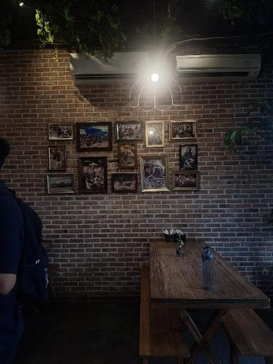 https://dgji3nicqfspr.cloudfront.net/PULO_GADUNG/Bar/Warung_Tekko_Rawamangun/Reviews/thumbnail/IMG_Review_1717083227957_compressed1370409678063272541-17D44E193A636C41-thumb_1717083228575.jpg