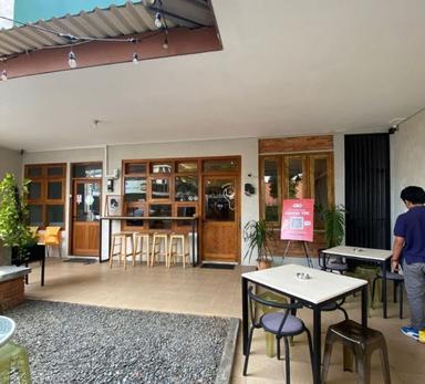 https://dgji3nicqfspr.cloudfront.net/PULO_GADUNG/Cafe/P8_Cafe/Reviews/thumbnail/file_1712707233651.jpg