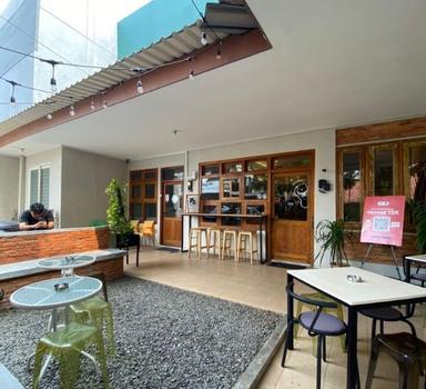 https://dgji3nicqfspr.cloudfront.net/PULO_GADUNG/Cafe/P8_Cafe/Reviews/thumbnail/file_1712707234067.jpg