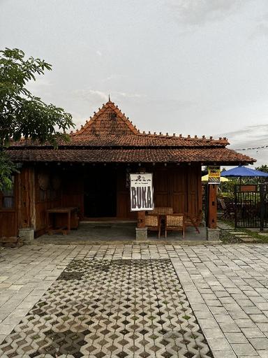 https://dgji3nicqfspr.cloudfront.net/PUNDONG/Restaurant/Wedangan_Josawah/Reviews/thumbnail/file_1713023809373.jpg