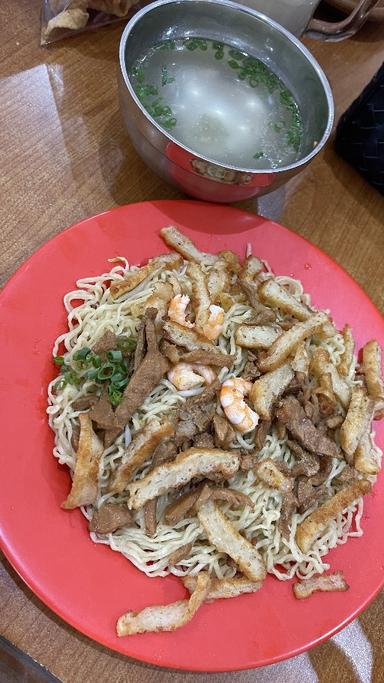 https://dgji3nicqfspr.cloudfront.net/SAWAH_BESAR/Chinese_Restaurant/Bakmi_Ace/Reviews/thumbnail/file_1711772553561.jpg