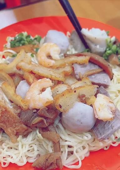 https://dgji3nicqfspr.cloudfront.net/SAWAH_BESAR/Chinese_Restaurant/Bakmi_Ace/Reviews/thumbnail/file_1711893910519.jpg