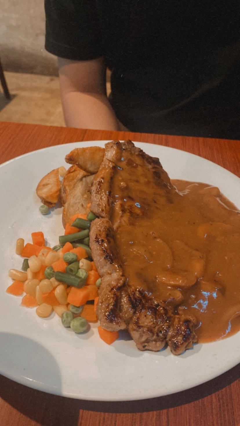 Joni Steak review