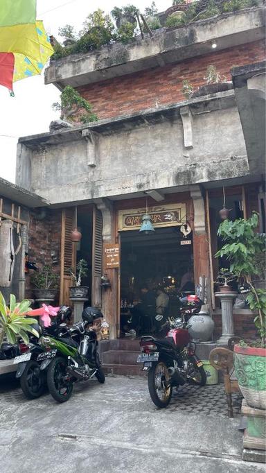 https://dgji3nicqfspr.cloudfront.net/SEMARANG_TENGAH/Cafe/Kafe_Gethe/Reviews/thumbnail/file-1801B7428AA784B8-thumb_1729865228753.jpg