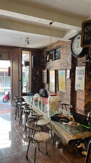 https://dgji3nicqfspr.cloudfront.net/SEMARANG_TENGAH/Cafe/Kafe_Gethe/Reviews/thumbnail/file-1801B7434779AB59-thumb_1729865231945.jpg