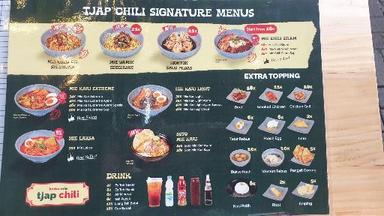 https://dgji3nicqfspr.cloudfront.net/SENEN/Restaurant/Kedai_Mie_Tjap_Chili_Salemba/Reviews/thumbnail/uploadsuploads-thumb_1715185573030.jpg