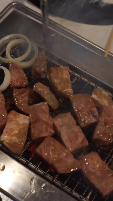 https://dgji3nicqfspr.cloudfront.net/SERPONG/Japanese_Restaurant/Teras_Japan__Tora_Yakiniku__Toyofuku/Reviews/thumbnail/22VID_Review_17126865835433201713829145788135_171268658941822_1712686590509.jpg