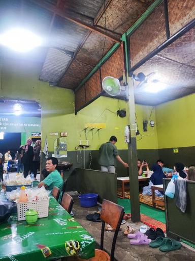 https://dgji3nicqfspr.cloudfront.net/SERPONG/Restaurant/Bakso_Titoti/Reviews/thumbnail/uploadsuploads-thumb_1715074652062.jpg