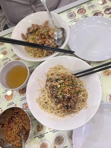 https://dgji3nicqfspr.cloudfront.net/SERPONG/Restaurant/Feng_Sheng_Gang_Shi_Fan_Mian_Jia__Fong_Sheng_Hongkong_BakmieSteam_Nasi_Bsd/Reviews/thumbnail/file-17DAA3B0D5B90772-thumb_1718866187977.jpg