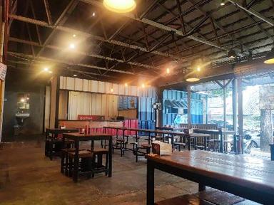 https://dgji3nicqfspr.cloudfront.net/SERPONG/Restaurant/Roti_Bakar_88_Anggrek_Loka/Reviews/thumbnail/uploadsuploads-thumb_1715007900138.jpg