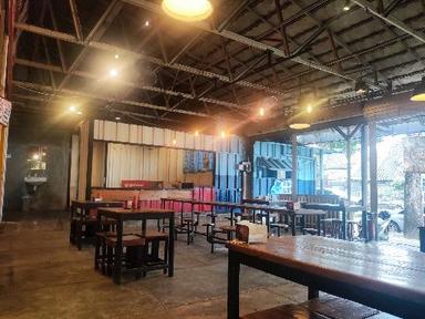 https://dgji3nicqfspr.cloudfront.net/SERPONG/Restaurant/Roti_Bakar_88_Anggrek_Loka/Reviews/thumbnail/uploadsuploads-thumb_1715007902517.jpg