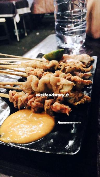 https://dgji3nicqfspr.cloudfront.net/SERPONG/Restaurant/Sate_Taichan_Kusbar/Reviews/thumbnail/file-17DC4AC0FE82CA91-thumb_1719331350998.jpg