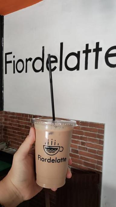 https://dgji3nicqfspr.cloudfront.net/SERPONG_UTARA/Coffee_Shop/Fiordelatte/Reviews/thumbnail/IMG_Review_1718972507992_compressed1158356259504606129-17DB046390BCA9A5-thumb_1718972508722.jpg