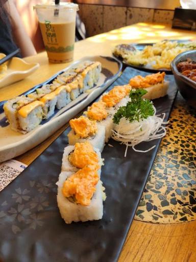 https://dgji3nicqfspr.cloudfront.net/SERPONG_UTARA/Japanese_Restaurant/Sushi_Tei_Flavor_Bliss/Reviews/thumbnail/IMG_Review_1719532070772_compressed7074103013350005017-17DD014F06ACA961-thumb_1719532072013.jpg