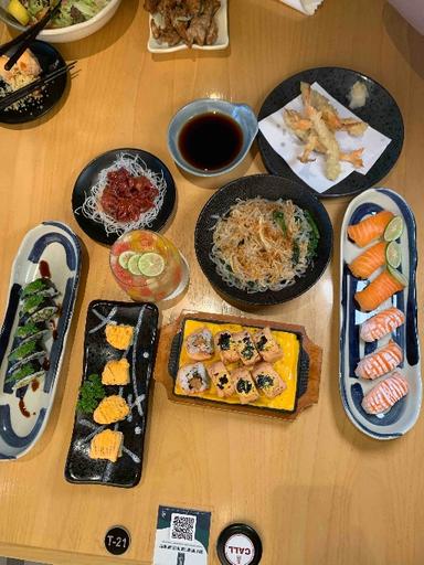 https://dgji3nicqfspr.cloudfront.net/SERPONG_UTARA/Japanese_Restaurant/Sushi_Tei_Flavor_Bliss/Reviews/thumbnail/file_1715222002971.jpg